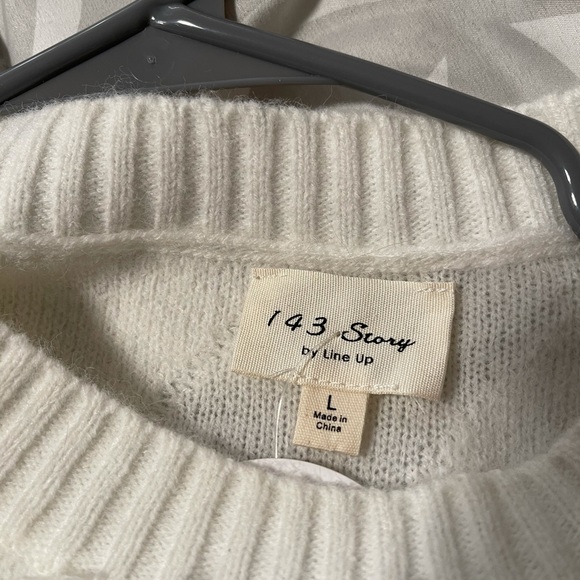 Distressed sweater - Picture 4 of 4